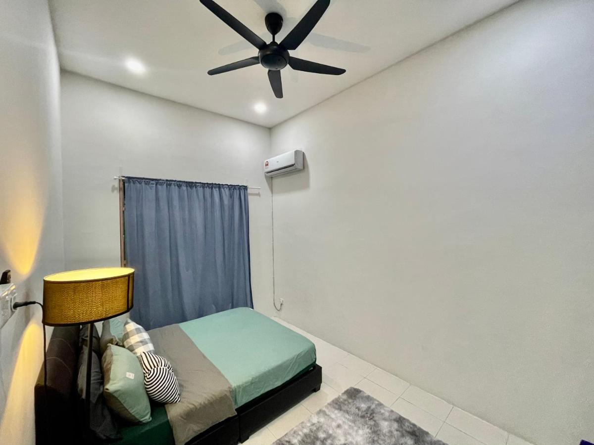 Comfort 36 Entire House At Alma ブキッ・ムルタジャム エクステリア 写真